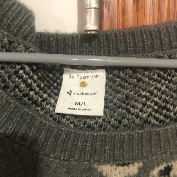 Animal Print Sweater - Picture 3 of 4